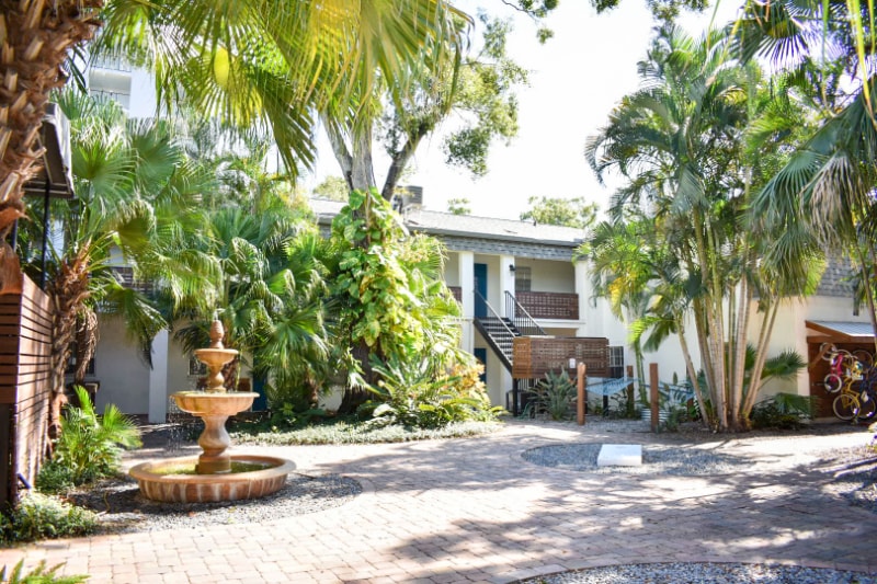 Building Photo - 3215 W Swann Ave