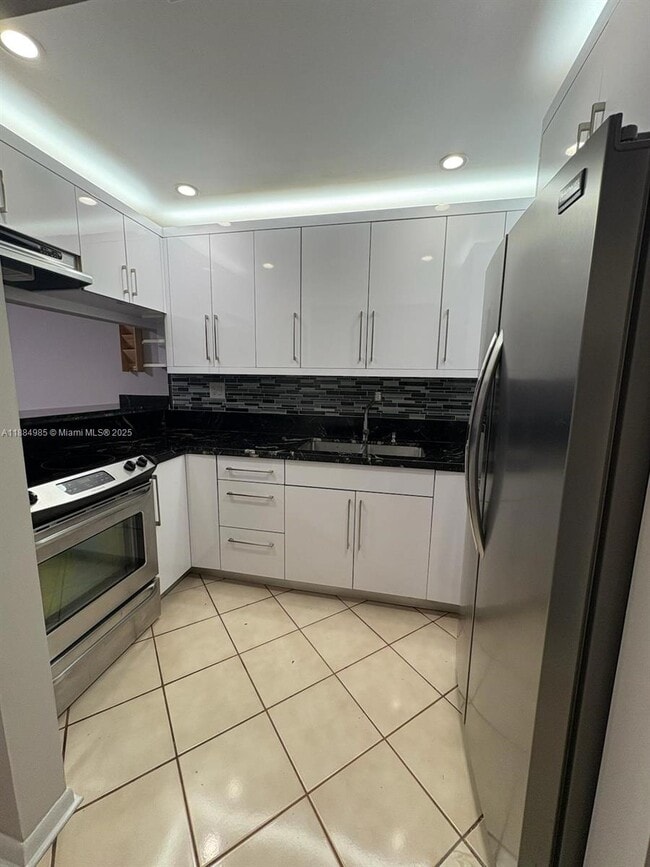 Building Photo - 13335 SW 59th Ln