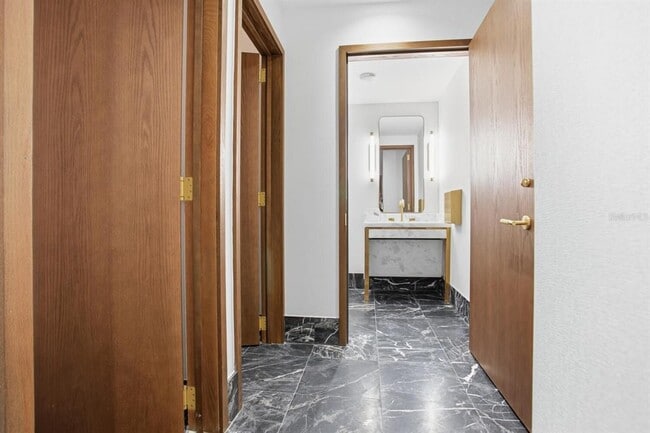 Building Photo - 3015 S Ysabella Ave