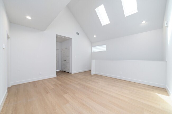 Building Photo - 3007 Ventas Dr