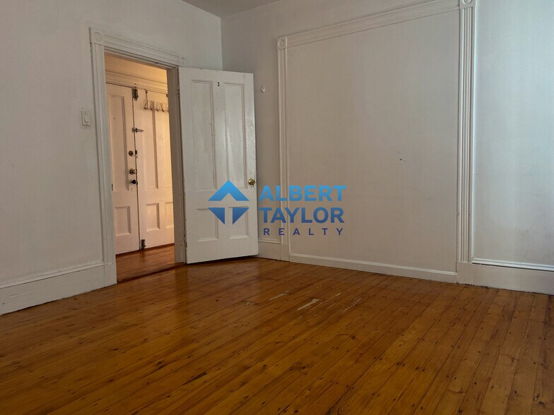 Building Photo - 13 Sachem St