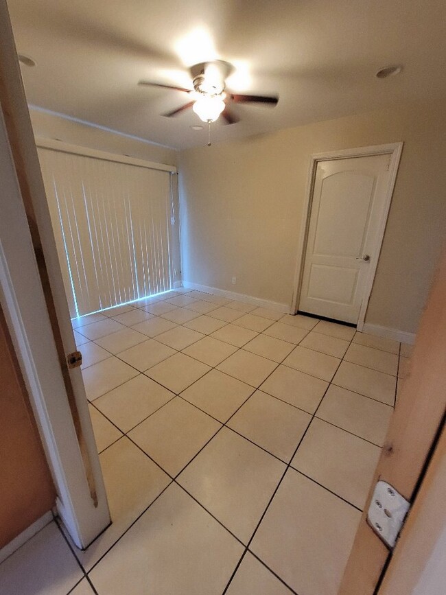 Building Photo - Beautiful 3 bd 2 bath house in Carmichael
