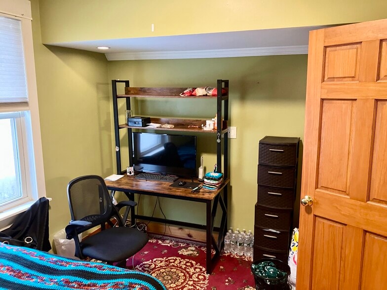 Building Photo - 67 Olcott Ave