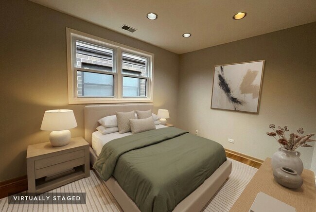 Building Photo - 449 W 37th St