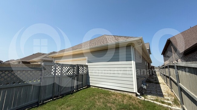 Building Photo - 2521 Stella Ln