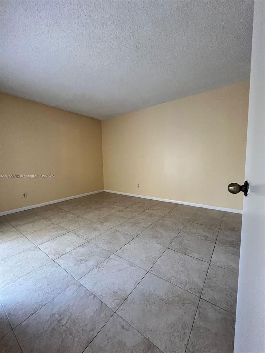 Building Photo - 3470 Foxcroft Rd