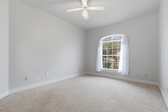 Building Photo - 307 Pin Oak Ct