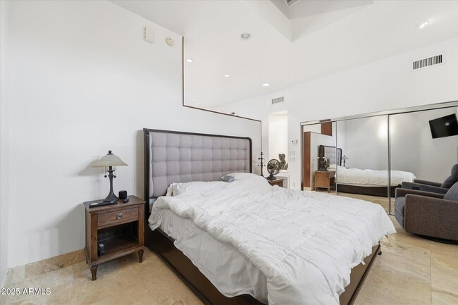 Building Photo - 3112 E Palo Verde Dr