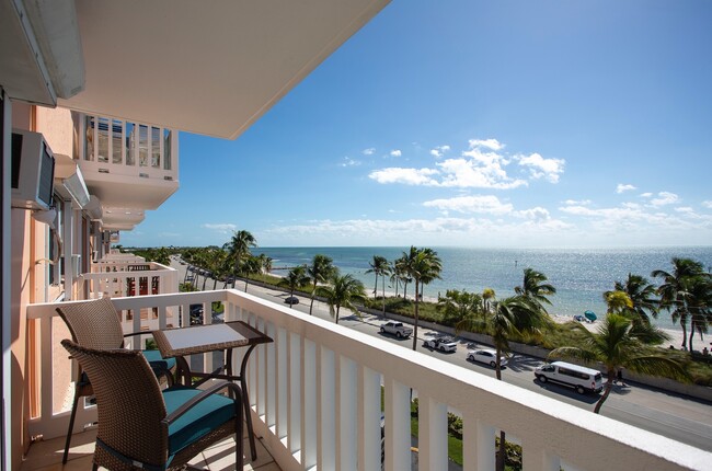 Building Photo - 2 Bedroom 1 Bathroom Furnished 5th Floor Direct Ocean View Condo: Available Now thru Nov 10th