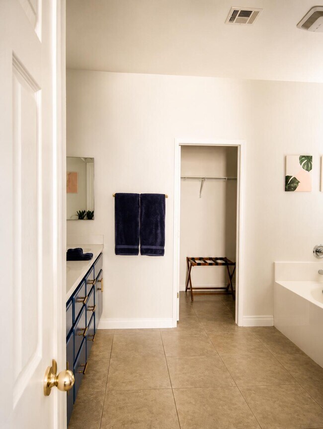 Building Photo - 80746 Diamondback Trail