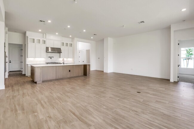 Building Photo - 20161 SE Bridgewater Dr