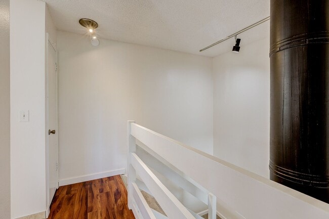 Building Photo - 3bd 2.5 bath Townhome for Rent, also on market for sale