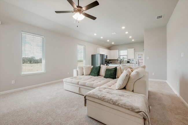 Building Photo - Bright & Charming Fantine Fields Home