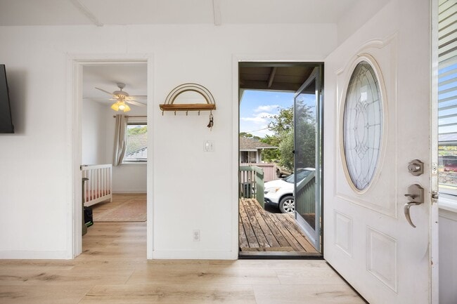 Building Photo - North Shore Boho Aloha Cottage | 2 Bed, 1 Bath | Available August 1, 2026