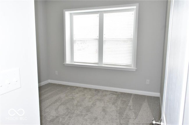 Building Photo - 3858 Elkhorn Wy