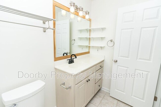 Building Photo - 14 Bunker Dr