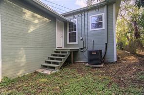 Building Photo - 3211 Bideker Ave