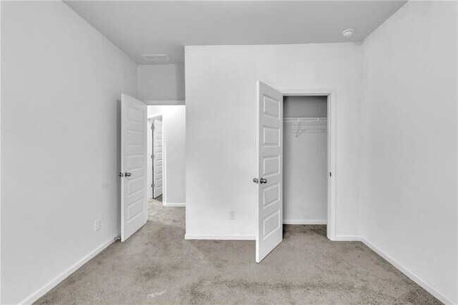 Building Photo - 5108 City Walk Dr