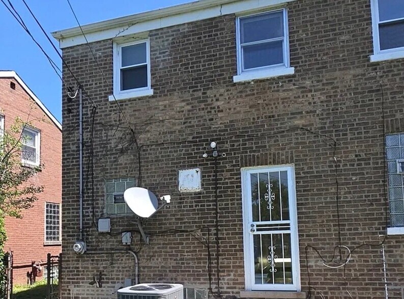Building Photo - 10118 S Luella Ave