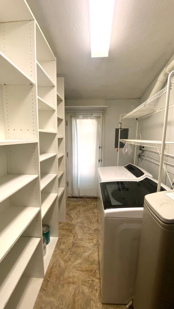 Building Photo - COMINF SOON. 11/14.  Beautiful 3 Bedroom, ...