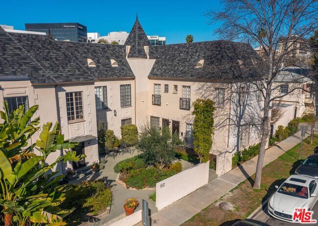 Building Photo - 152 S Roxbury Dr