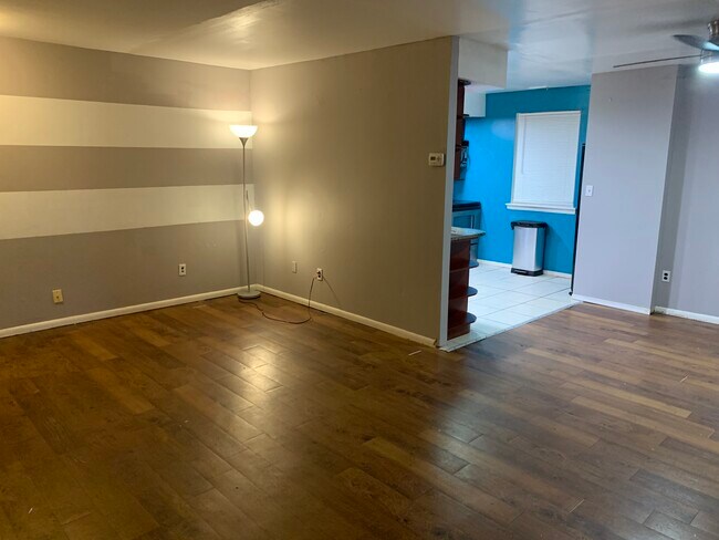 Building Photo - 4000 Gypsy Ln