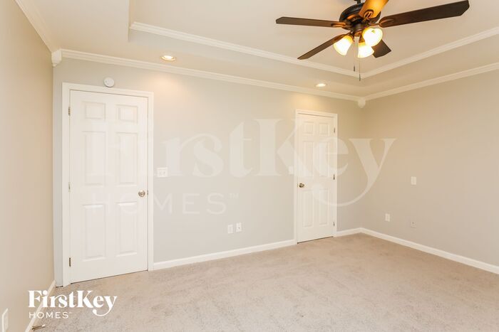 Building Photo - 785 Creek View Dr