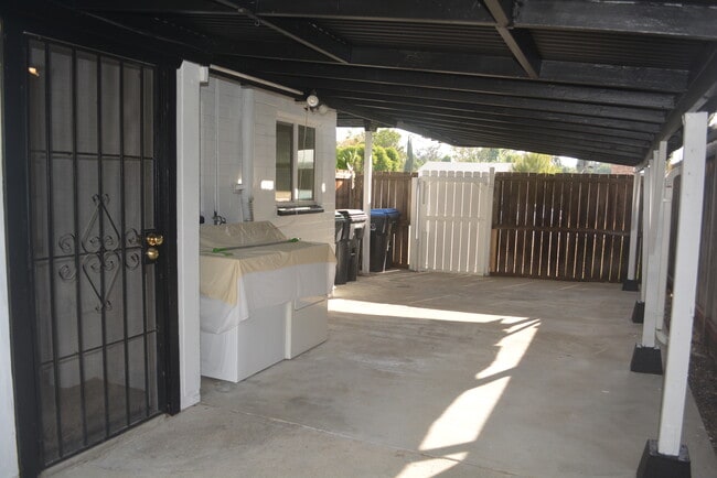 Building Photo - 15703 Palo Alto Ave