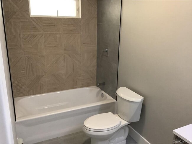 Building Photo - 19 Mountain View Dr