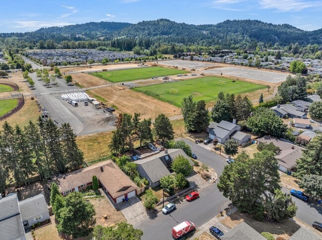 Building Photo - 9th Ct Duplex - AL-2402