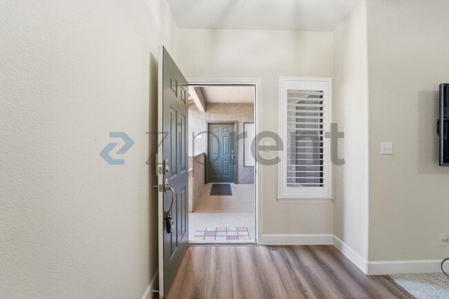 Building Photo - 9600 N 96th St