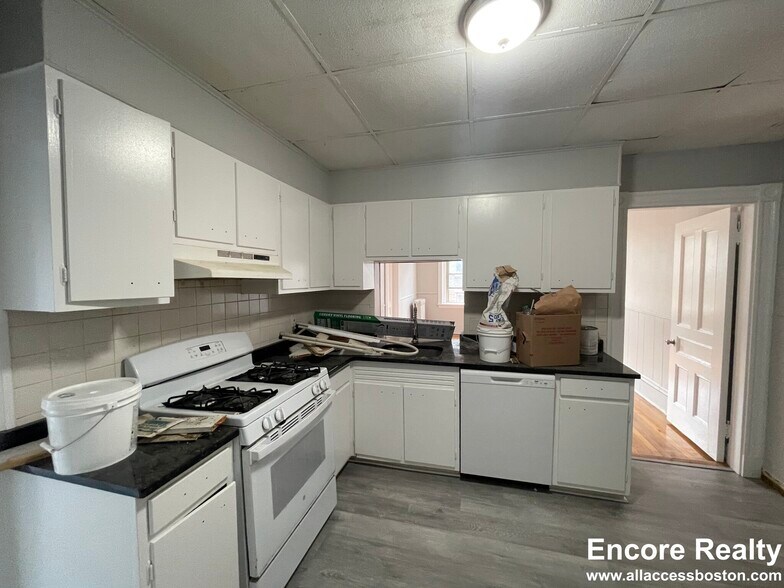 Building Photo - 11 Park St