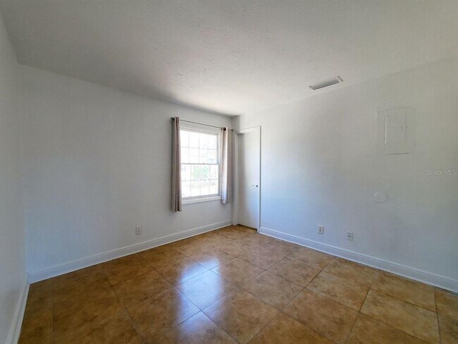 Building Photo - 13832 Orange Sunset Dr