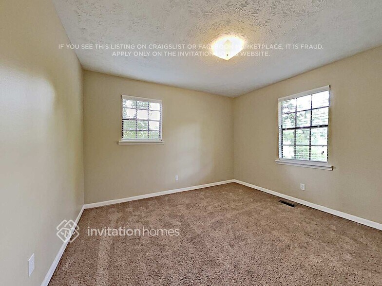Building Photo - 216 S Sequoya Dr
