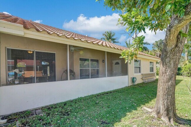 Building Photo - 1030 Sweet Briar Pl