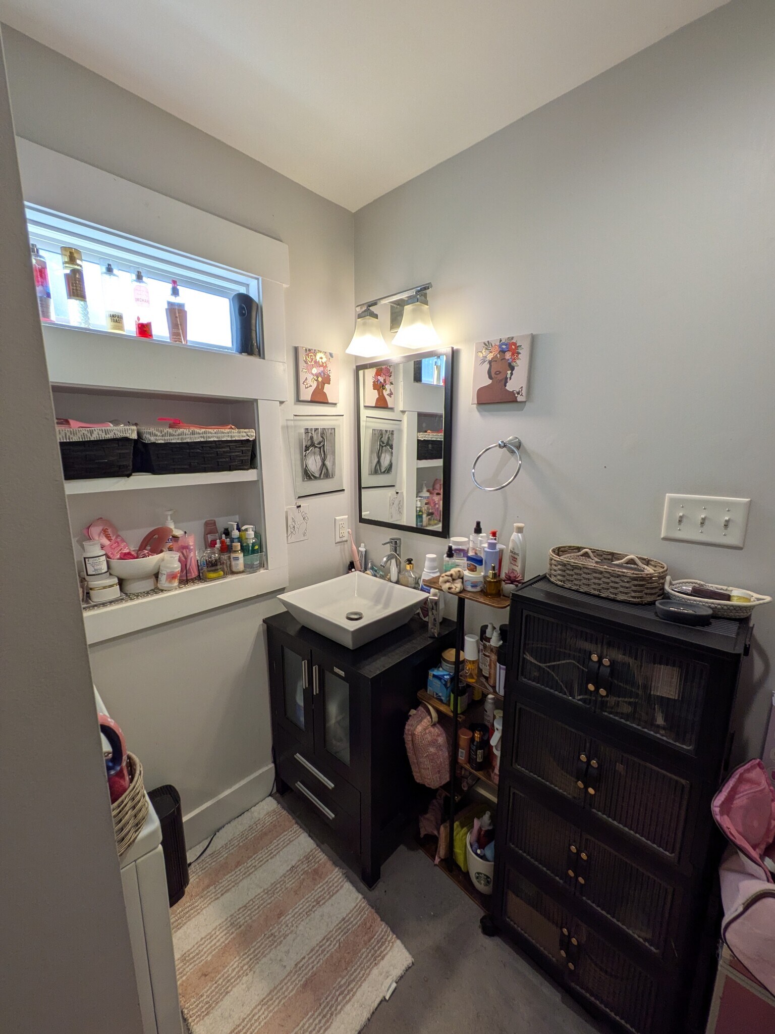 Building Photo - 12 E 54th St