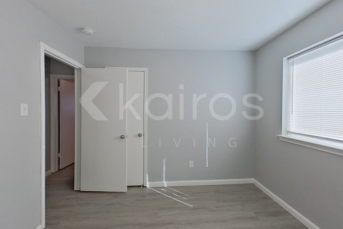 Building Photo - 422 David Dr