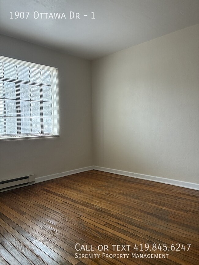 Building Photo - 1907 Ottawa Dr