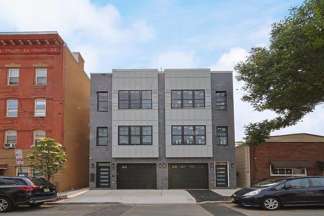 Primary Photo - 40 Wright Ave
