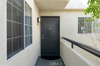 Building Photo - 5500 Owensmouth Ave