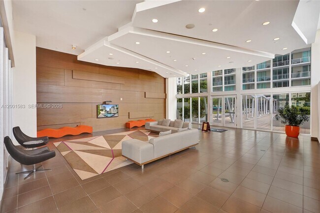 Building Photo - 1111 SW 1st Ave