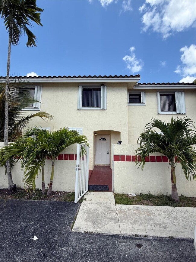 Building Photo - 3208 San Remo Cir