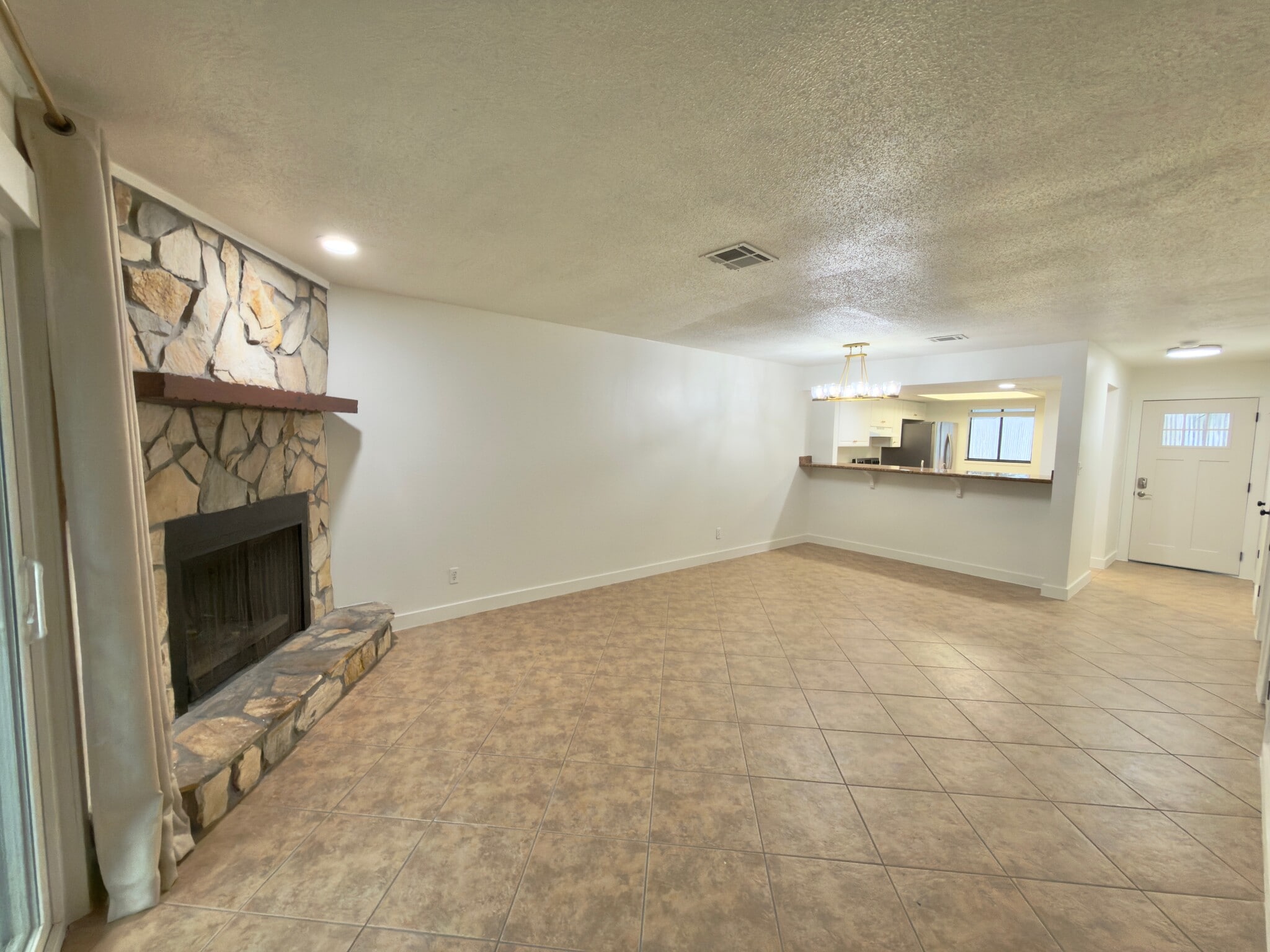 Living + dining room - 27 Court Dr