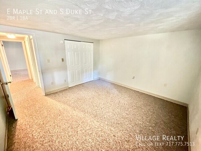 Building Photo - 461 E Maple St