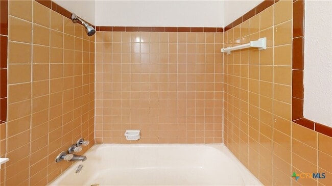 Building Photo - 1102 S Ann Blvd