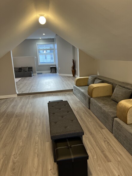 Building Photo - 2824 Parker St