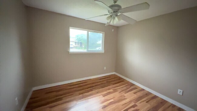 Building Photo - Renovated 3-bedroom 2-bathroom house! HOUSING ACCEPTED!