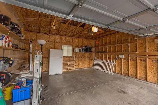 Building Photo - Beautiful 3 bedroom 2 bath home in  Pleasa...