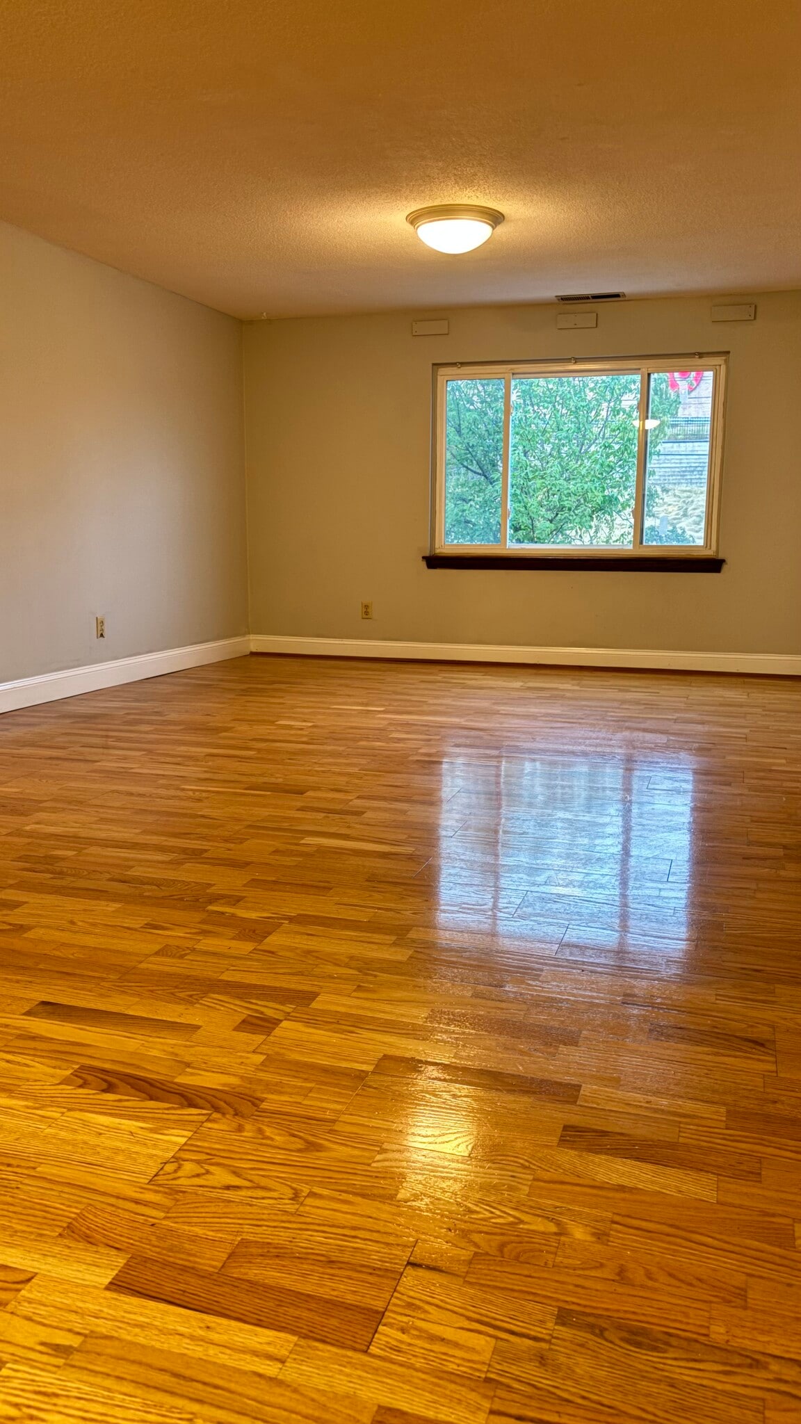 Building Photo - 586 Boston Post Rd E