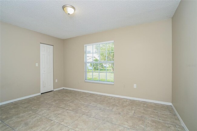 Building Photo - 725 Maderia Ct